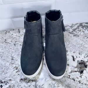 Serra Black Ankle Boots with White Soles
